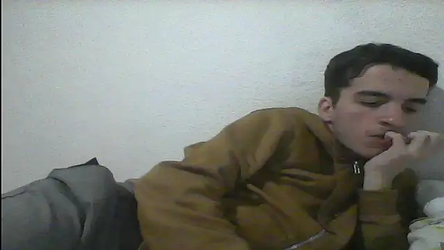 Snapshot of Tombgy07 chatting on 02-27-25, 08:42 Tombgy07 online show from 02-27-25, 08:42