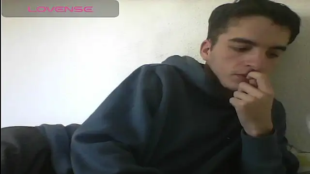 Snapshot of Tombgy07 chatting on 03-03-25, 02:04 Tombgy07 online show from 03-03-25, 02:04