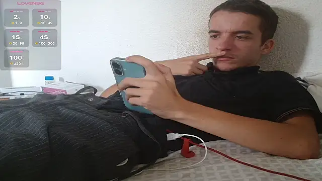 Snapshot of Tombgy07 chatting on 09-16-25, 11:00 Tombgy07 online show from 09-16-25, 11:00