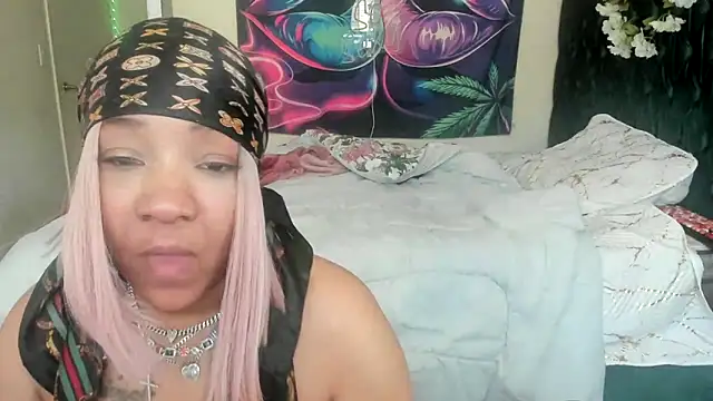 YasmineMinaj online show from 04-14-26, 12:22