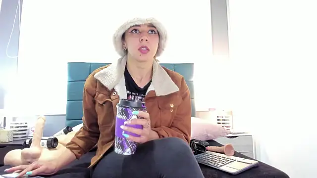 charlott lens online show from 10-16-25, 06:31