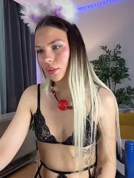 Snapshot of KittyKatyDream chatting on 01-21-25, 06:23 KittyKatyDream online show from 01-21-25, 06:23