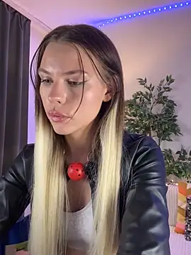 Snapshot of KittyKatyDream chatting on 02-05-25, 08:57 KittyKatyDream online show from 02-05-25, 08:57