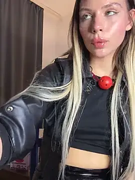 Snapshot of KittyKatyDream chatting on 03-02-25, 12:42 KittyKatyDream online show from 03-02-25, 12:42