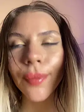 Snapshot of KittyKatyDream chatting on 03-14-25, 03:58 KittyKatyDream online show from 03-14-25, 03:58