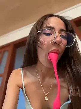 lauravasquez online show from 12-15-24, 07:10