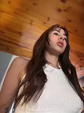 lauravasquez online show from 04-14-26, 05:19