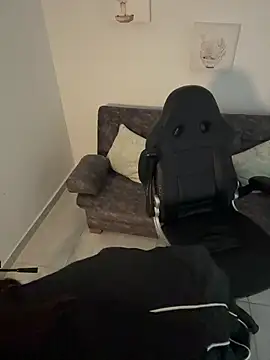 Megan lu2 online show from 11-24-25, 04:01