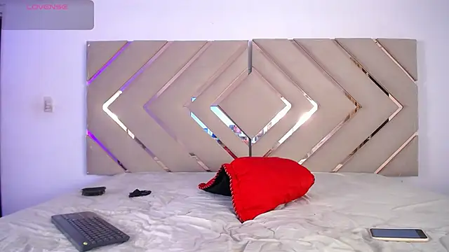 Raven foxter1 online show from 12-23-24, 11:06