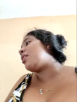 Snapshot of moncerrat_luna chatting on 12-01-24, 08:09 moncerrat luna online show from 12-01-24, 08:09