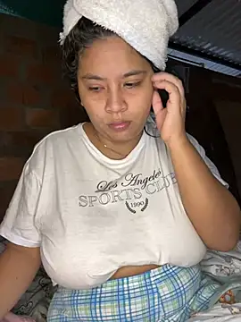 Snapshot of moncerrat_luna chatting on 02-12-25, 05:16 moncerrat luna online show from 02-12-25, 05:16