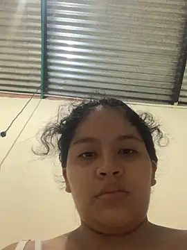 Snapshot of moncerrat_luna chatting on 11-11-25, 12:21 moncerrat luna online show from 11-11-25, 12:21