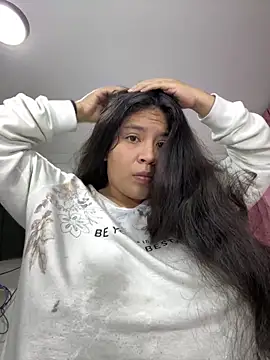Snapshot of moncerrat_luna chatting on 06-16-26, 11:18 moncerrat luna online show from 06-16-26, 11:18