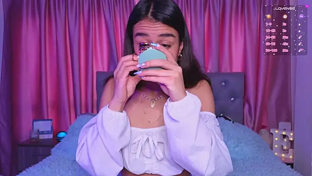 Emiily Scott1 online show from 12-05-25, 02:47