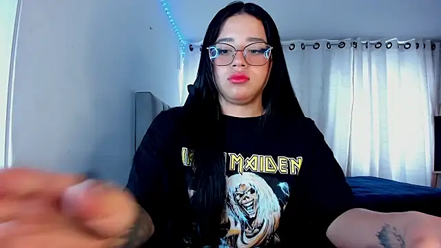 aliice walker  online show from 10-28-25, 01:03