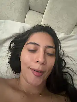 Snapshot of Sophie__Foxxx chatting on 06-13-26, 06:17 Sophie Foxxx online show from 06-13-26, 06:17