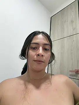 Snapshot of Sophie__Foxxx chatting on 06-26-26, 01:54 Sophie Foxxx online show from 06-26-26, 01:54