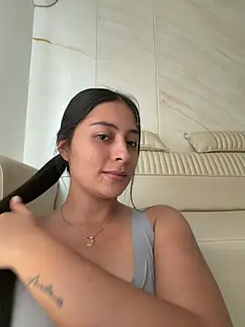 Snapshot of Sophie__Foxxx chatting on 07-11-26, 07:49 Sophie Foxxx online show from 07-11-26, 07:49