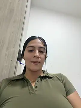 Snapshot of Sophie__Foxxx chatting on 07-14-26, 02:05 Sophie Foxxx online show from 07-14-26, 02:05