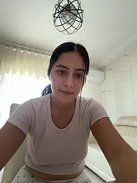 Snapshot of Sophie__Foxxx chatting on 07-17-26, 04:23 Sophie Foxxx online show from 07-17-26, 04:23