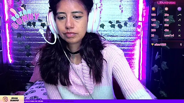 Roxanbunny1 online show from 03-21-26, 08:19
