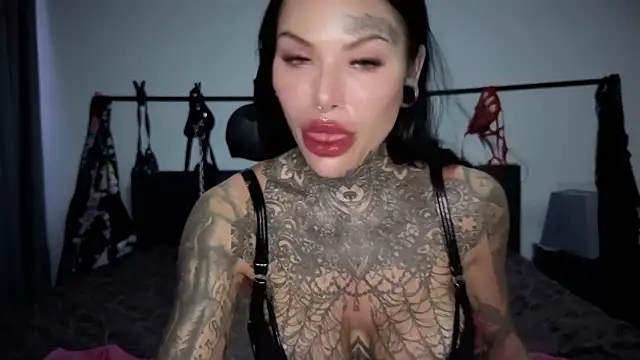 claudiacvc95 online show from 04-04-26, 03:38