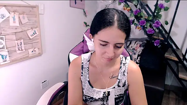 Snapshot of samantha_baby_ chatting on 05-12-26, 08:17 samantha baby online show from 05-12-26, 08:17