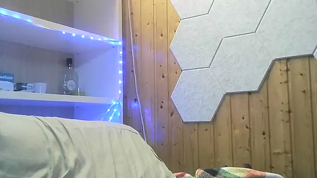 Snapshot of ItalianVinDiesel chatting on 01-07-25, 01:24 ItalianVinDiesel online show from 01-07-25, 01:24