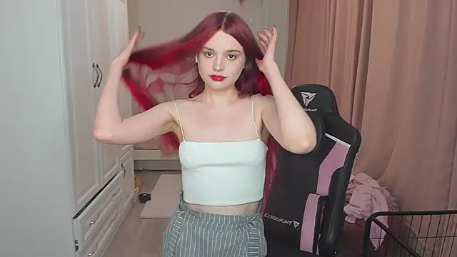 Snapshot of lil_cassie chatting on 05-14-26, 06:47 lil cassie online show from 05-14-26, 06:47