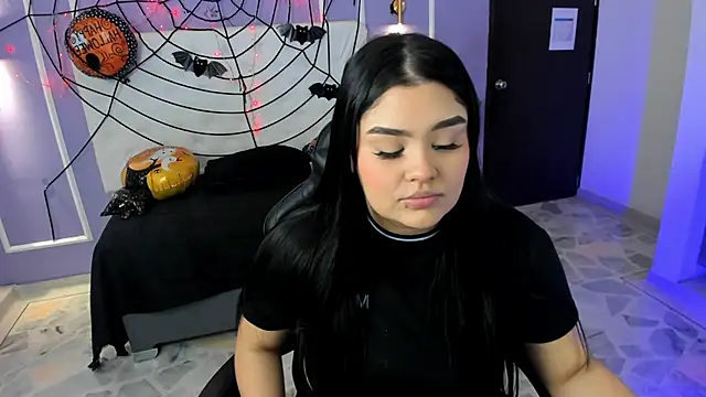 martinasaez online show from 10-25-25, 08:36