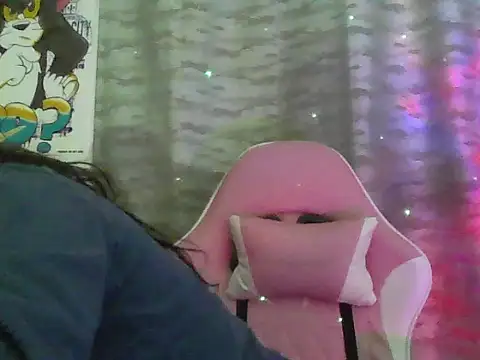 Snapshot of Charis_21 chatting on 07-04-26, 12:28 Charis 21 online show from 07-04-26, 12:28