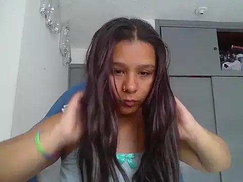 Snapshot of Charis_21 chatting on 07-11-26, 05:26 Charis 21 online show from 07-11-26, 05:26
