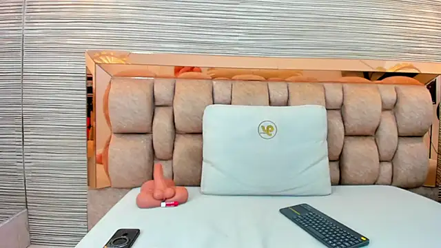 maryy campbell  online show from 09-23-25, 07:50