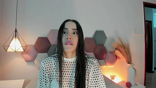 NoraDasilva online show from 10-26-25, 02:01