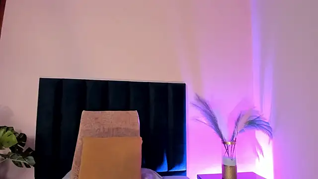 NoraDasilva online show from 11-14-25, 11:46