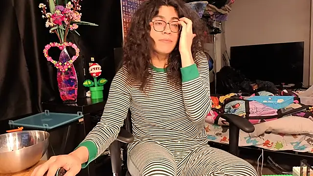 ShinyCherub online show from 03-06-25, 10:36