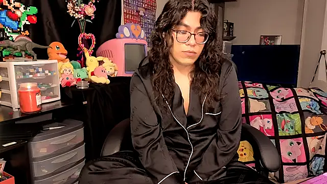 ShinyCherub online show from 10-06-25, 05:43