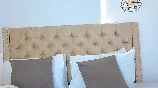 KeryHillson online show from 11-01-25, 01:24