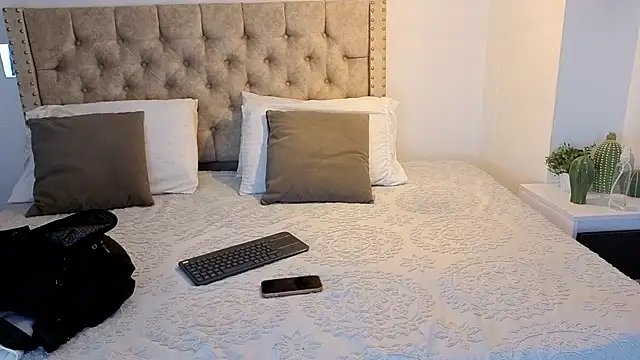 Snapshot of KeryHillson chatting on 01-17-26, 01:16 KeryHillson online show from 01-17-26, 01:16