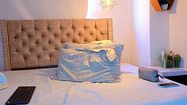 Snapshot of KeryHillson chatting on 03-01-26, 03:47 KeryHillson online show from 03-01-26, 03:47