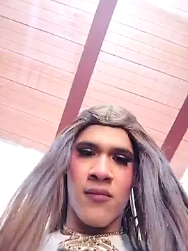 Snapshot of Babylolatop chatting on 12-23-24, 11:17 Babylolatop online show from 12-23-24, 11:17