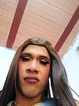 Snapshot of Babylolatop chatting on 12-24-24, 02:21 Babylolatop online show from 12-24-24, 02:21