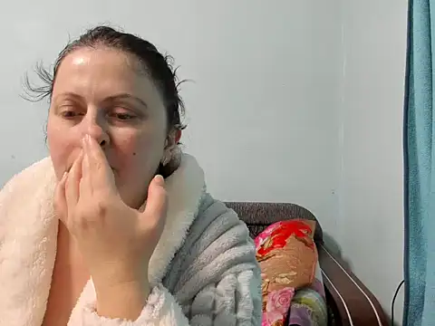 Snapshot of Lillian2 chatting on 12-08-24, 02:41 Lillian2 online show from 12-08-24, 02:41