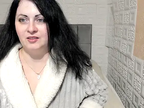 Snapshot of Lillian2 chatting on 02-22-25, 01:11 Lillian2 online show from 02-22-25, 01:11