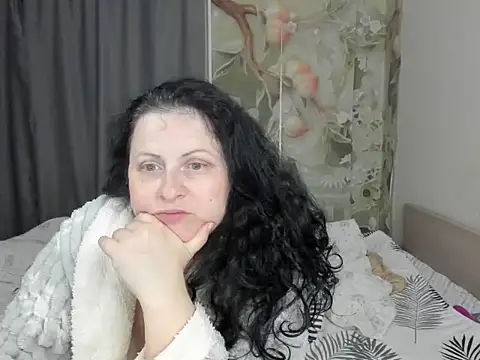 Snapshot of Lillian2 chatting on 05-31-26, 01:25 Lillian2 online show from 05-31-26, 01:25