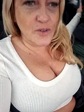 Isabellaa04 online show from 12-21-25, 01:07