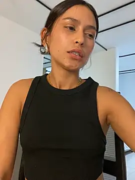 Snapshot of AnaRoxane_ chatting on 02-22-25, 02:50 AnaRoxane online show from 02-22-25, 02:50