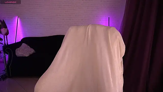 Daenerys Daenn online show from 01-14-25, 07:48