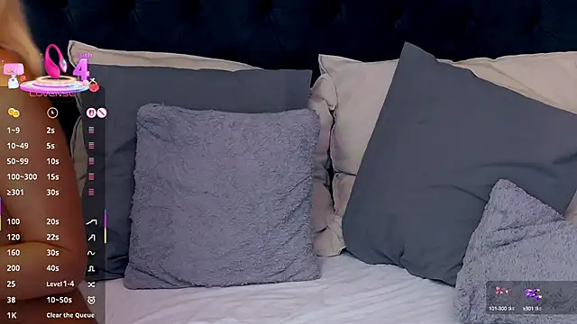 Snapshot of AlizNichols chatting on 03-10-25, 08:15 AlizNichols online show from 03-10-25, 08:15