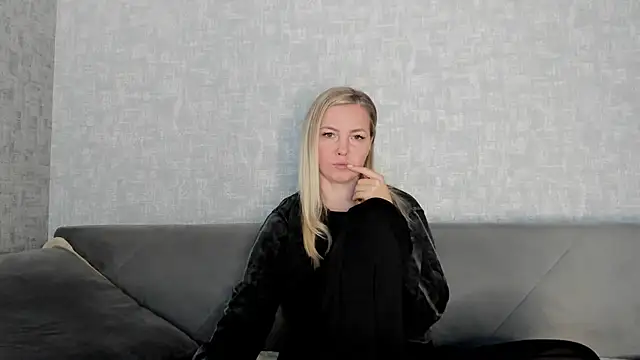 iam Venus online show from 02-16-26, 07:37